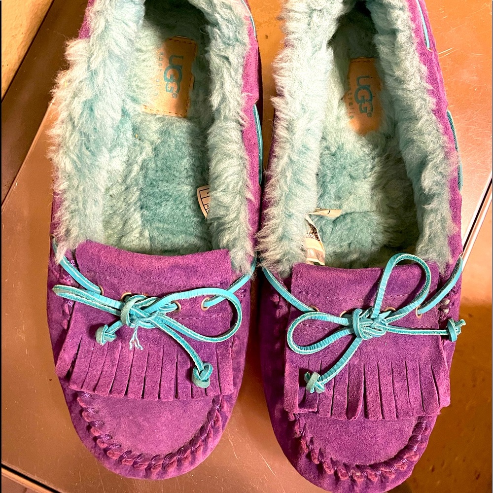 Rare purple Uggs slippers size 9